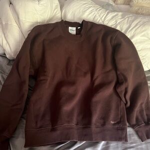 Aritzia crew neck fleece in rich mocha brown